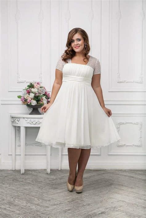 Stunning and Stylish Plus Size Short Wedding Dresses for the Perfect Bridal Look